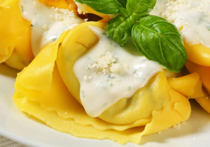 ricotta spinat tortellini soße